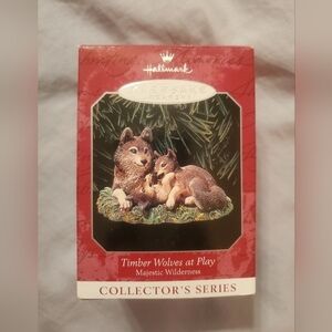 HALLMARK Keepsake Timber Wolves at Play "Majestic Wilderness" Ornament